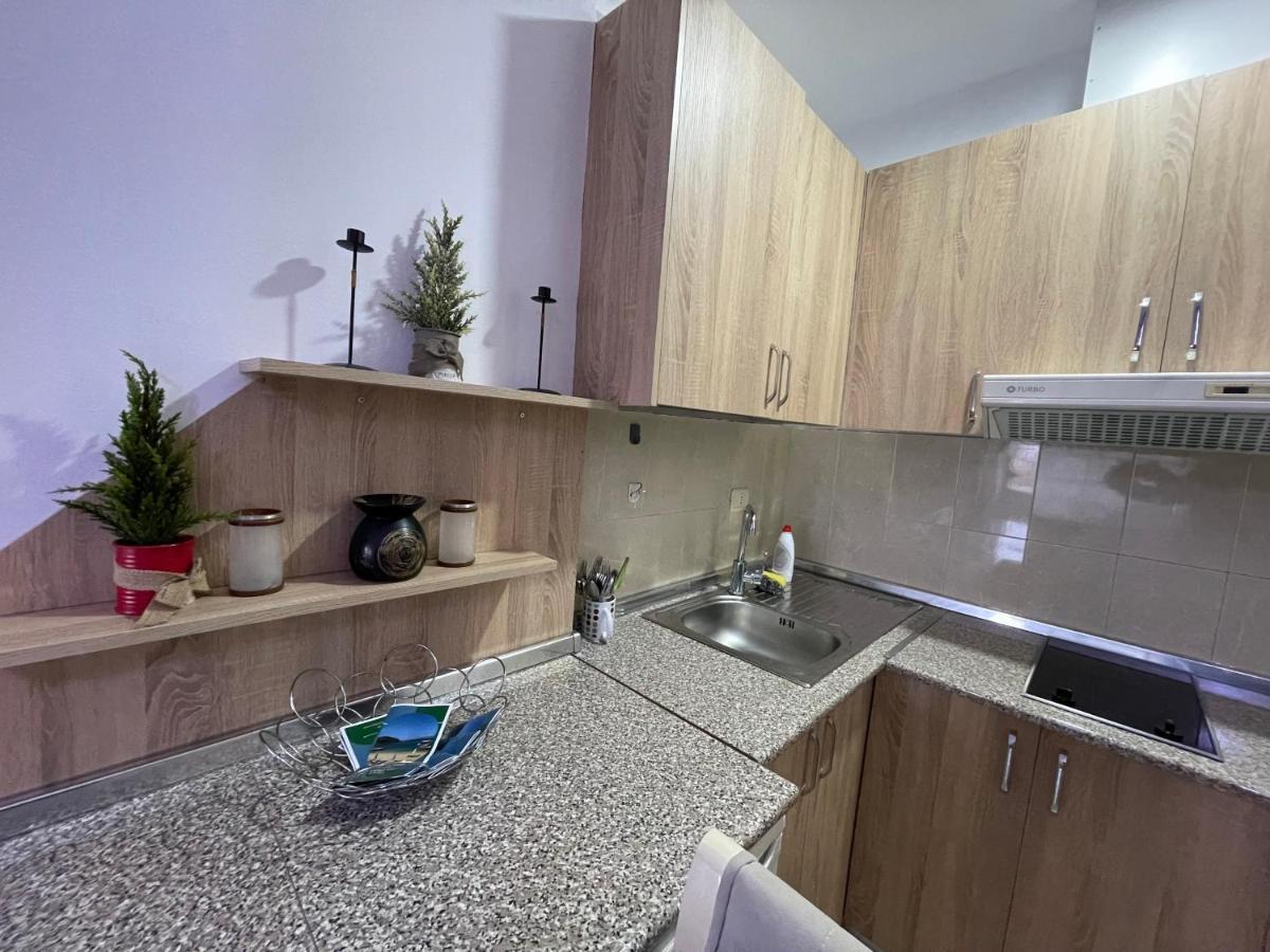 Downtown Modern Studio Apartment Tirana Exterior photo