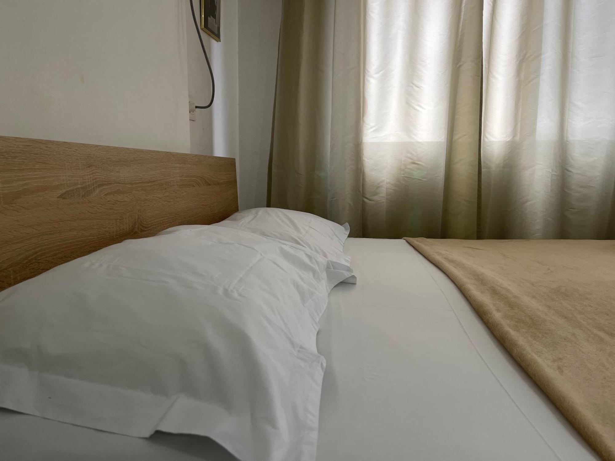 Downtown Modern Studio Apartment Tirana Exterior photo
